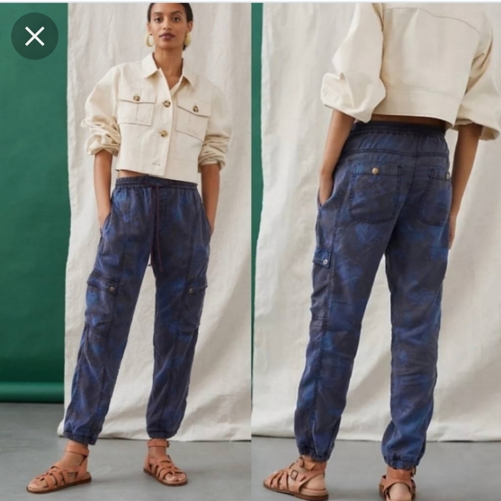 by Anthropologie blue floral cargo joggers size Large